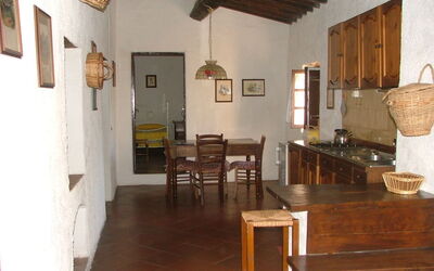 Accommodation:&nbsp;1203