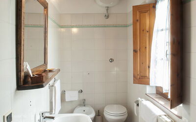 Accommodation:&nbsp;406