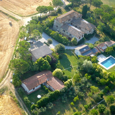 Agriturismo Il Molinello: Aerial Photography, Bird'S-Eye View, Residential Area, Urban Design, Property, Suburb, Landscape, Land Lot, Estate, Photography
