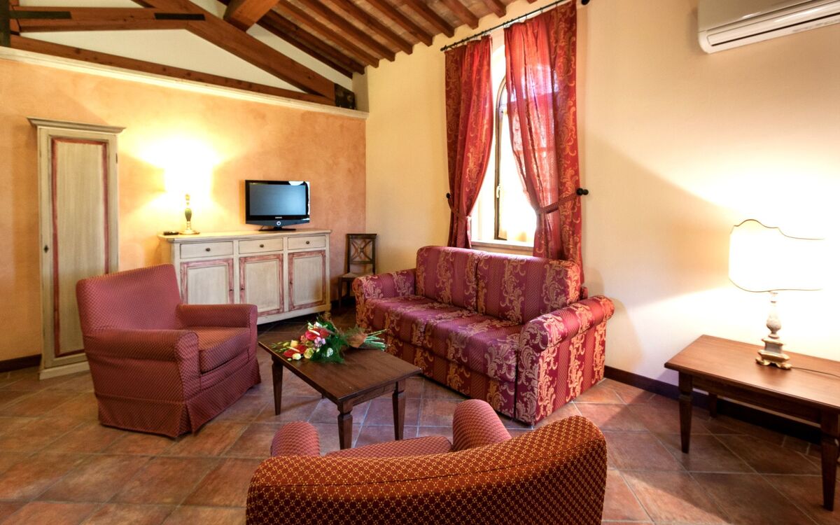 Accommodation:&nbsp;Casciana Apartments 5