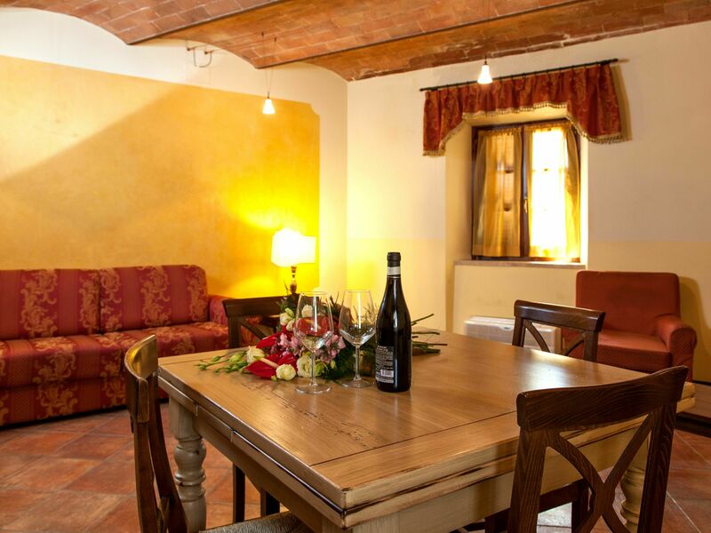 Accommodation:&nbsp;Casciana Apartments 5