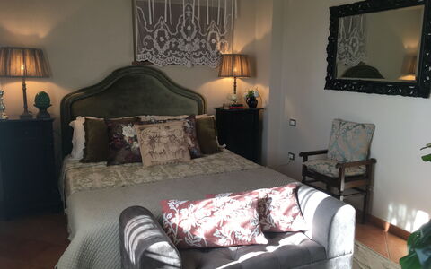 Villa Barbara: Green, Room, Lighting, Interior Design, Bed, Property, Home, Wall, Furniture, Textile