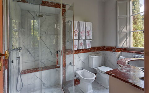 Villa de Ranieri: Bathroom, Room, Property, Floor, House, Tile, Plumbing Fixture, Interior Design, Architecture, Building