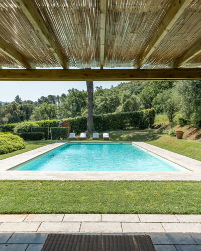 Villa de Ranieri: Plant, Property, Water, Swimming Pool, Nature, Azure, Shade, Rectangle, Leisure, Outdoor Furniture
