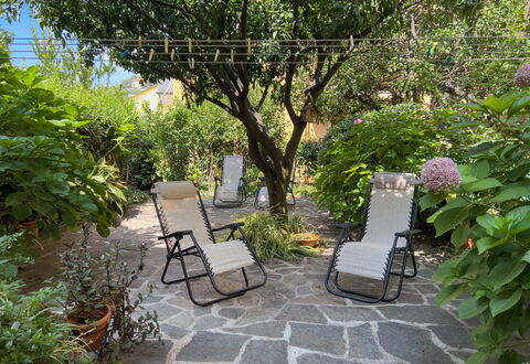 Casa Mary - Levanto: Furniture, Outdoor Furniture, Garden, Shrub, Chair, Groundcover, Shade, Backyard, Flagstone