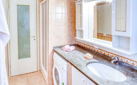 Giulia Apartment - Levanto: Bathroom, Property, Room, Interior Design, Real Estate, House, Floor, Building, Tile, Home