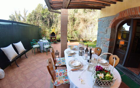 Casa Milena: Property, Room, House, Building, Restaurant, Meal, Breakfast, Real Estate, Brunch, Table