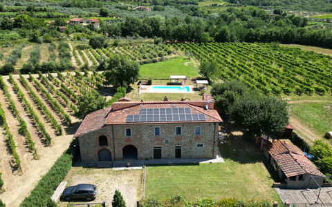 La Gropina Di Loro Ciuffenna: Property, Plant, Building, Tree, Land Lot, Natural Landscape, Urban Design, Grass, House, Residential Area