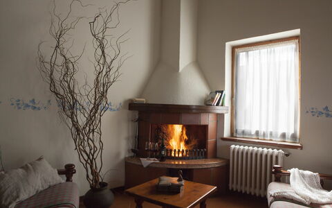 Quercia Al Poggio - Weddings And Events: Brown, Table, Furniture, Property, Plant, Couch, Hearth, Window, Wood, Living Room