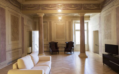 Appartamento Imperiale: Building, Floor, Interior Design, Property, Room, Ceiling, Column, Architecture, Flooring, Furniture