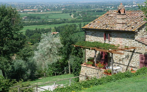 Villa Oleandro: Mountain Village, Rural Area, Village, House, Hill Station, Building, Cottage, Landscape, Architecture, Roof