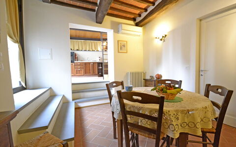 Appartamento Passerini: Room, Property, Building, Dining Room, Furniture, Interior Design, Ceiling, House, Table, Real Estate
