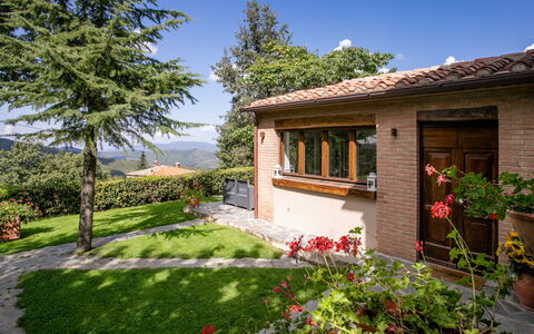 Villa Ginestra: Property, House, Home, Building, Real Estate, Yard, Garden, Estate, Cottage, Residential Area