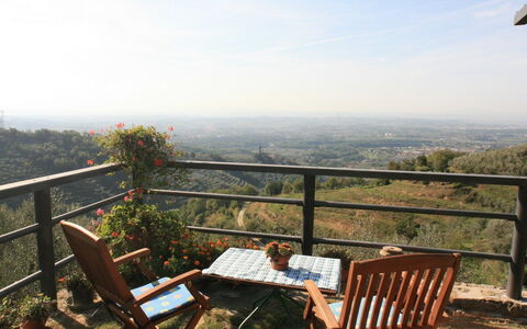 Podere Santa Lucia: Property, Real Estate, Sky, House, Balcony, Room, Vacation, Building, Hill Station, Furniture