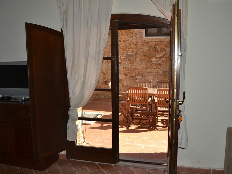 Accommodation:&nbsp;Trilocale Primo Piano Con Balcone