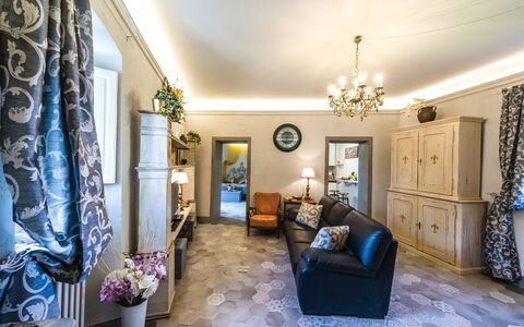 Michelangelo Cortona Apartment: Property, Room, Building, Interior Design, Blue, Living Room, Ceiling, House, Real Estate, Yellow