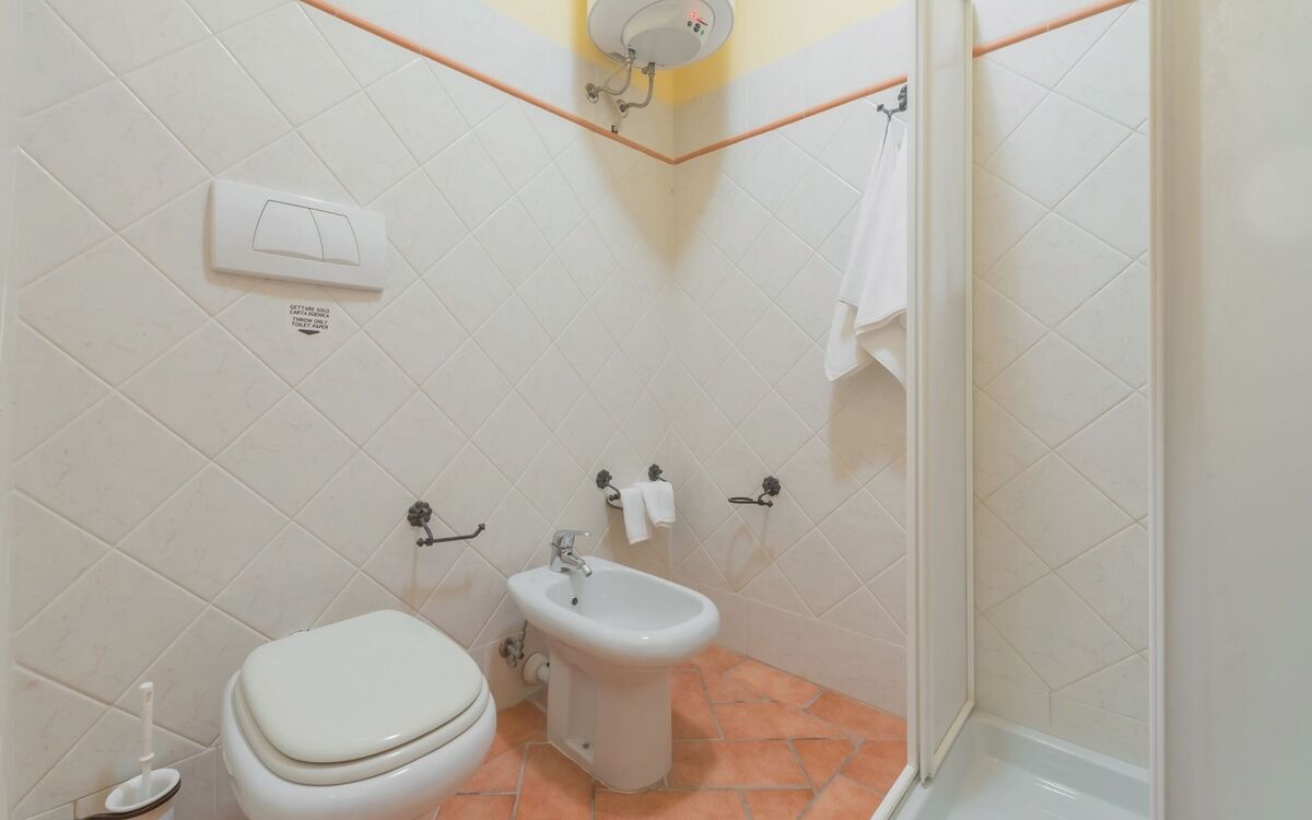 la-torre-apartments-pisotia-multiproperty-torricella-1-bathroom