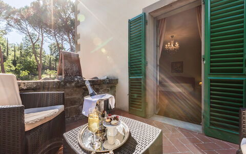 Palazzo Rosadi: Property, Real Estate, Room, Home, House, Building, Interior Design, Furniture, Architecture, Porch