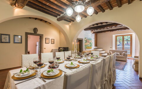 Palazzo Rosadi: Property, Room, Building, Meal, Table, Function Hall, Interior Design, Ceiling, Restaurant, Tablecloth