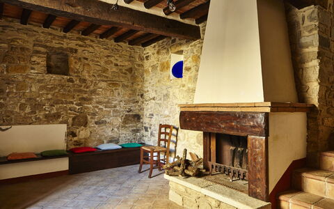 Agriturismo Cincinelli: Hearth, Fireplace, Property, Room, Building, Masonry Oven, House, Interior Design, Living Room