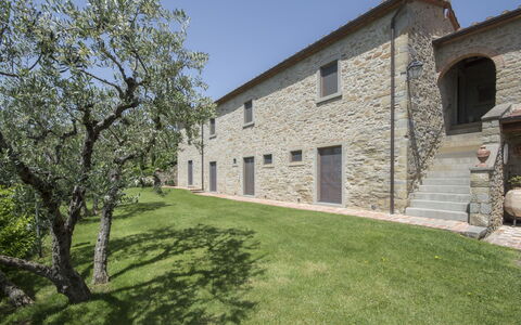 Villa Il Sasso: Property, House, Home, Building, Real Estate, Residential Area, Estate, Architecture, Farmhouse, Facade