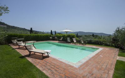 Villa Il Sasso: Swimming Pool, Property, Grass, Backyard, Estate, Real Estate, House, Leisure, Sunlounger, Yard