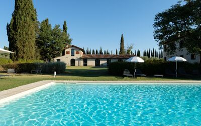 Tenuta Castiglioncelli: Water, Sky, Plant, Property, Swimming Pool, Tree, Building, Nature, Azure, Body Of Water