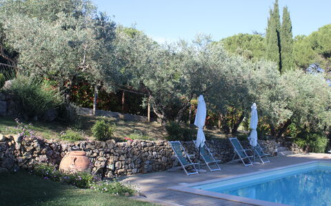 Gli Appartamenti Di Manuela: Swimming Pool, Shade, Resort, Backyard, Hacienda, Landscaping, Eco Hotel, Villa, Outdoor Furniture, Farmhouse