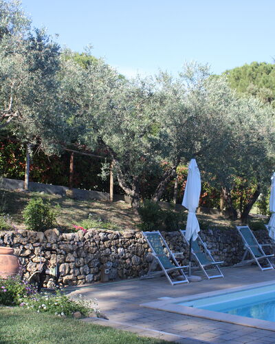 Gli Appartamenti Di Manuela: Swimming Pool, Shade, Resort, Backyard, Hacienda, Landscaping, Eco Hotel, Villa, Outdoor Furniture, Farmhouse
