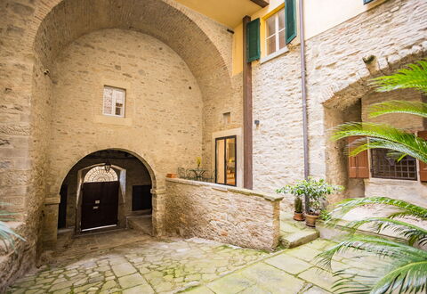 Appartamento La Corte: Plant, Green, Building, Brick, Window, Door, Real Estate, Terrestrial Plant, Facade, Brickwork