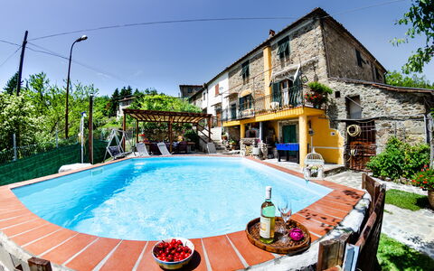 Casa Di Renzo: Swimming Pool, Property, Building, Real Estate, House, Resort, Leisure, Vacation, Water, Villa