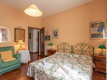 Accommodation:&nbsp;Sandra