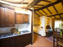 Accommodation:&nbsp;Premium j Suite