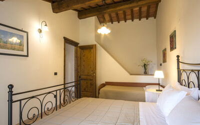 Accommodation:&nbsp;Villa Papiano 860.3