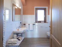 Accommodation:&nbsp;Loto