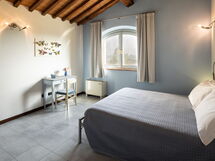 Accommodation:&nbsp;Farfalle