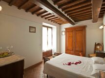 Accommodation:&nbsp;Bacco