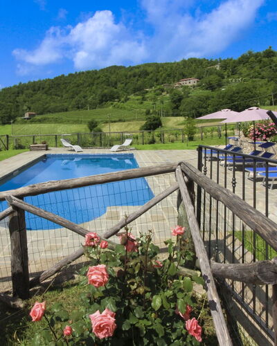 Poggio del Fabbro: Leisure, Valley, Swimming Pool, Eco Hotel, Outdoor Furniture, Resort, Fence