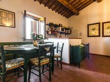 Accommodation:&nbsp;Decamerone