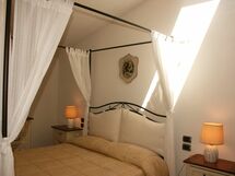 Accommodation:&nbsp;Emerald