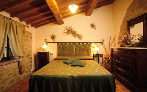 Agriturismo le Calle: Bedroom, Bed, Room, Furniture, Property, Bed Sheet, Bed Frame, Interior Design, Building, Bedding