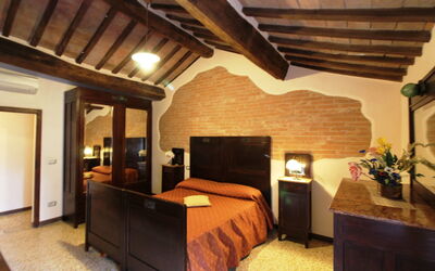 Accommodation:&nbsp;Carola