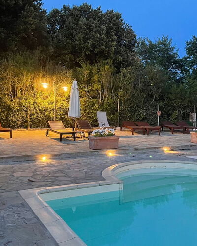 Agriturismo le Calle: Water, Plant, Property, Swimming Pool, Tree, Sky, Outdoor Furniture, Chair, Leisure, Real Estate