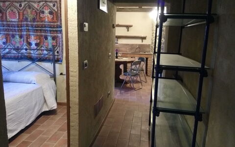 Accommodation:&nbsp;Ginestra