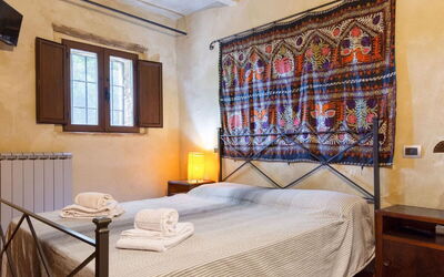 Accommodation:&nbsp;Ginestra