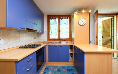 Accommodation:&nbsp;Poggio Di Castro 810.2