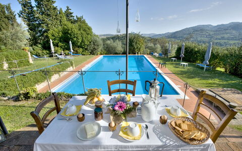 Villa Dorella Di Montaperti: Property, Estate, Real Estate, Swimming Pool, Vacation, House, Table, Leisure, Mountain, Villa