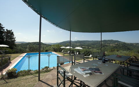 Villa Dorella Di Montaperti: Property, House, Shade, Real Estate, Vacation, Home, Building, Swimming Pool, Room, Table