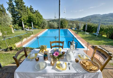 Villa Dorella Di Montaperti: Property, Estate, Real Estate, Swimming Pool, Vacation, House, Table, Leisure, Mountain, Villa