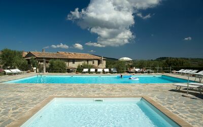 Charming Estate Decimo Mariano: Swimming Pool, Property, Leisure, Resort, Vacation, House, Sky, Water, Real Estate, Building